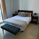 Charming 3 Bedroom In Puerto Sotogrande Daire *