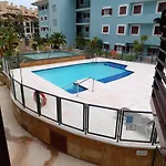 Charming 3 Bedroom In Puerto Sotogrande Daire