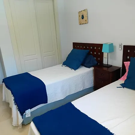 Daire Charming 3 Bedroom In Puerto Sotogrande