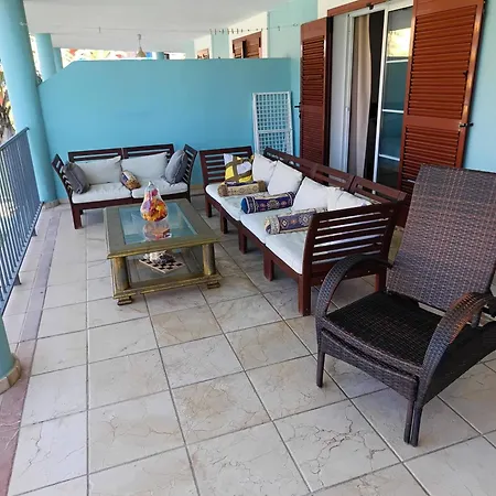 Charming 3 Bedroom In Puerto Sotogrande Appartamento