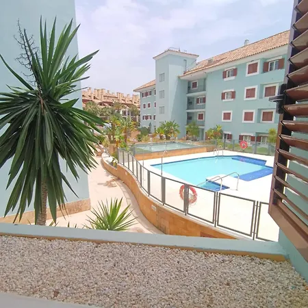 Daire Charming 3 Bedroom In Puerto Sotogrande *